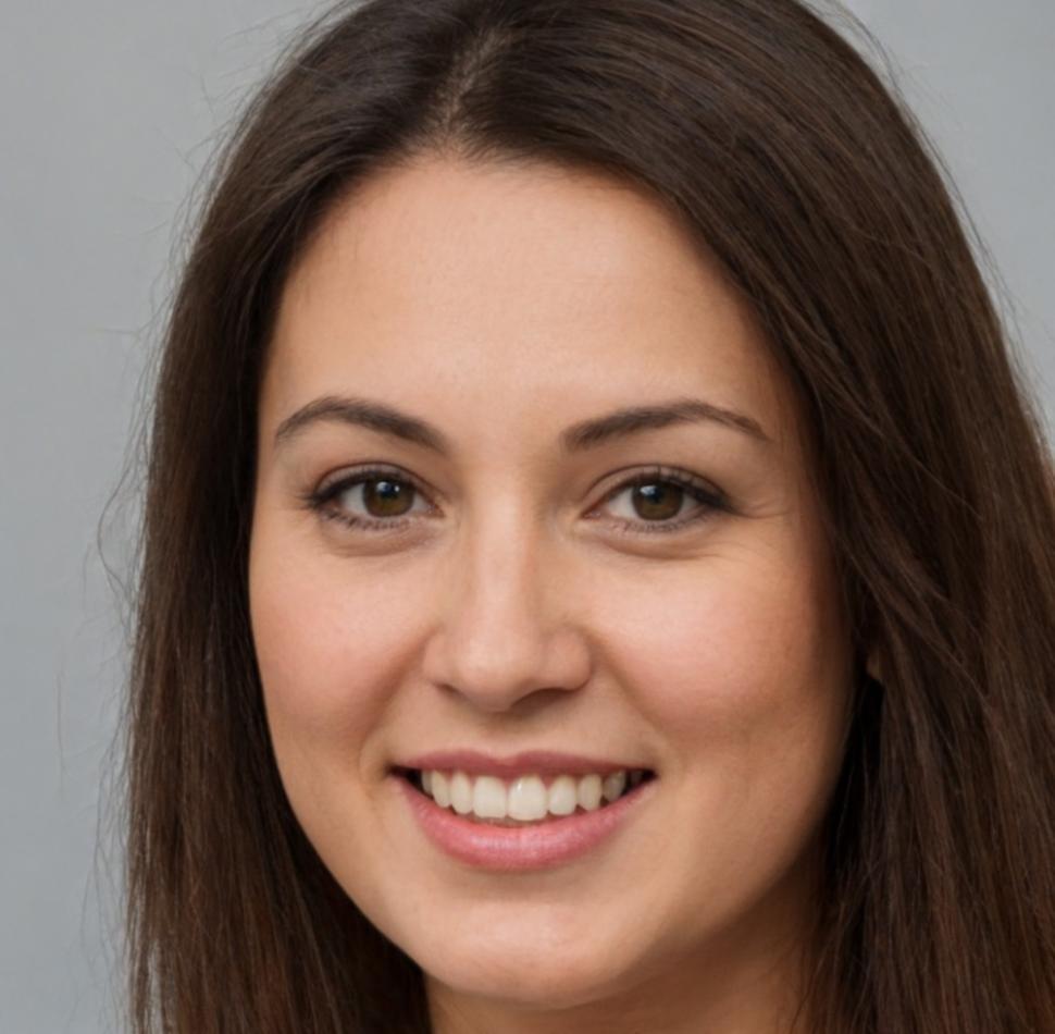 Profesora guiando sesión de desarrollo de pensamiento estratégico